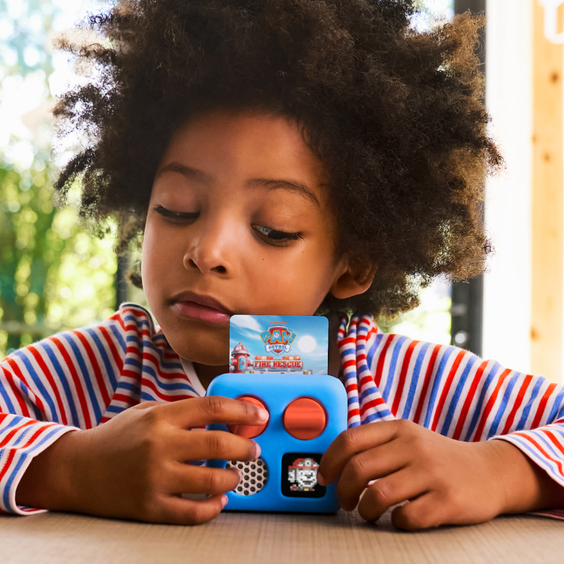 Child listening with a mini player
